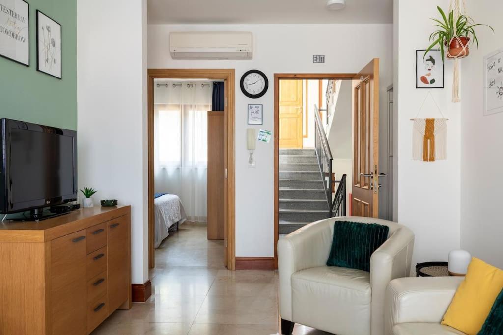 Seaesta Apartment Pool And Beach 斯拉汀 外观 照片