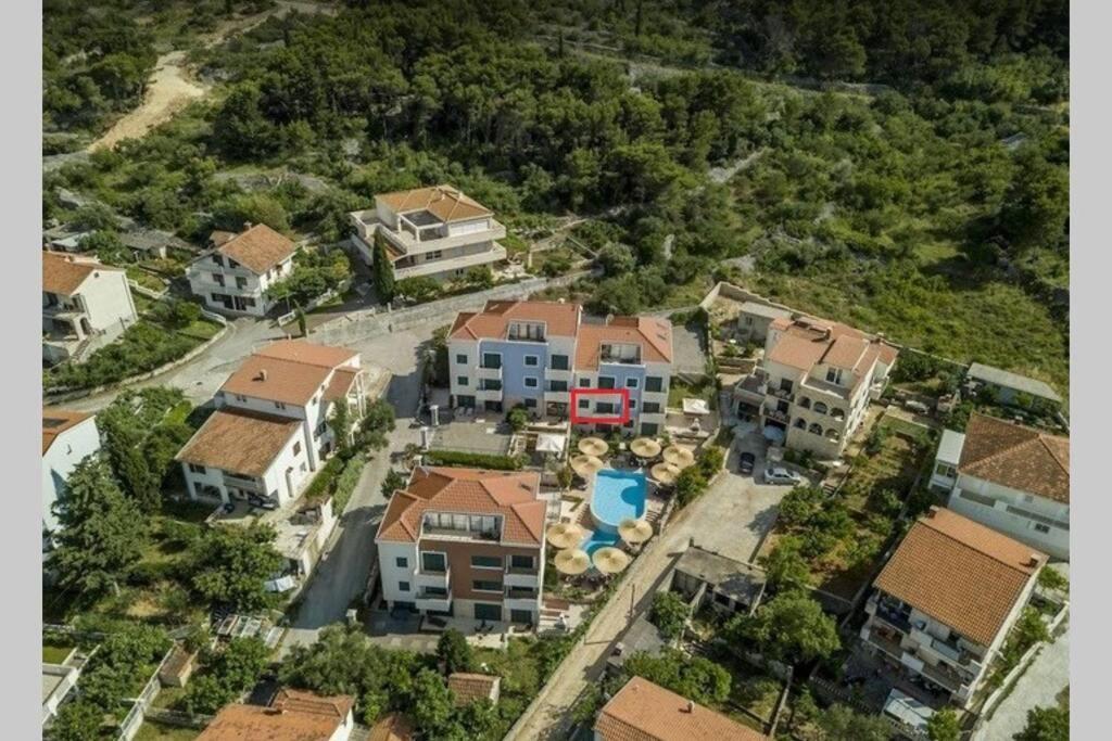 Seaesta Apartment Pool And Beach 斯拉汀 外观 照片